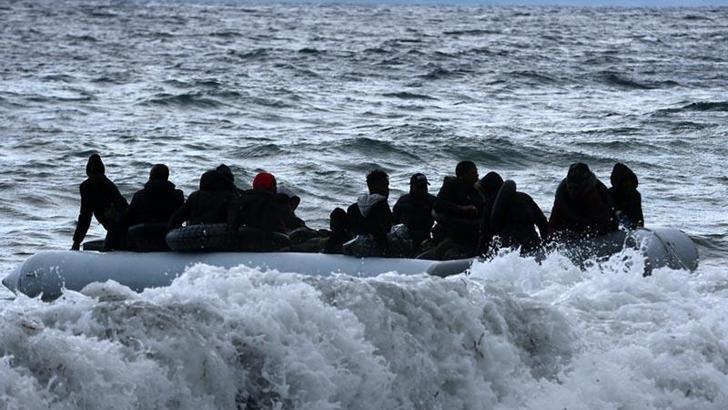 Girit Adası açıklarında göçmenleri taşıyan bot battı: 18 ölü Girit Adası açıklarında göçmenleri taşıyan bot battı: 18 ölü