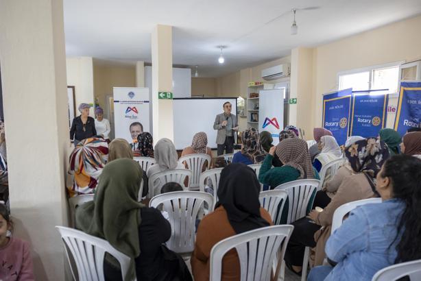 Mersin’de kadınlara eğitim programı düzenlendi