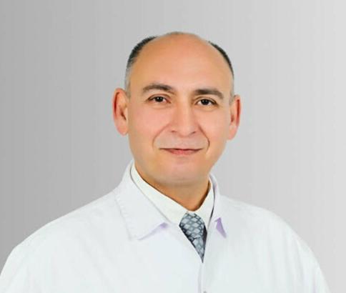 Salihli'de görevi başında kalp krizi geçiren doktor hayatını kaybetti