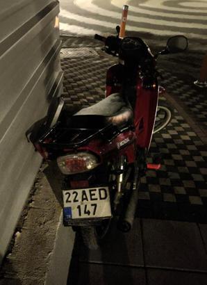 Otomobille çarpışan motosikletin sürücüsü yaralandı