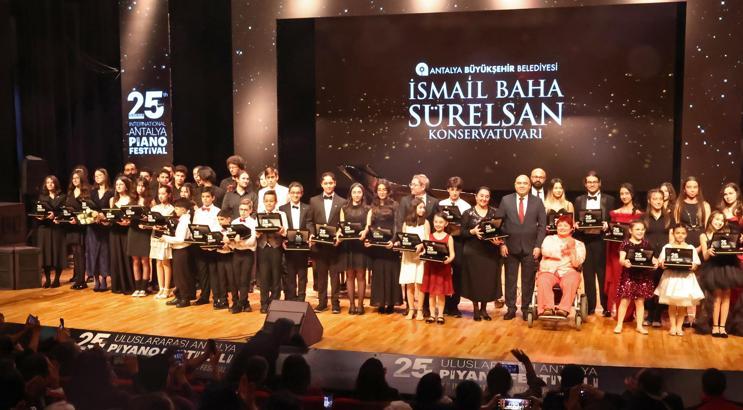 25. Uluslararası Antalya Piyano Festivali'nde genç yetenekler sahne aldı