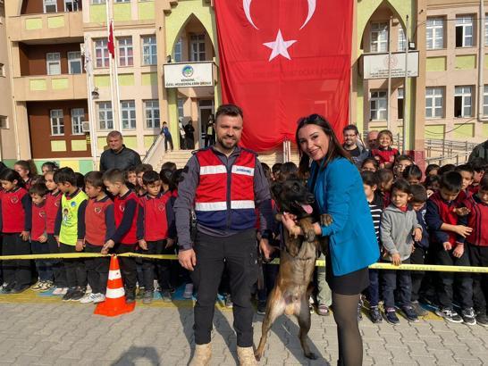 Kozan’da jandarmadan öğrencilere unutulmaz gösteri