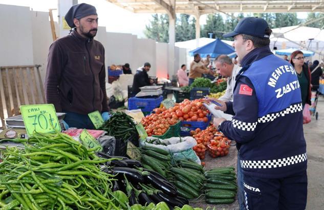 Menteşe'de pazarda etiket denetimi