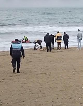 Bartın'da alabora olan lastik bottaki 2 kişi kurtarıldı