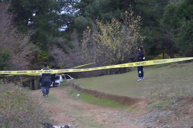 Samsun'da kısa süre önce boşanan çift otomobilde ölü bulundu
