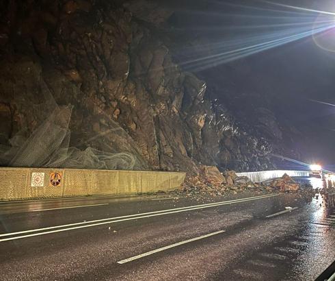 Hakkari'deki heyelan anı kamerada