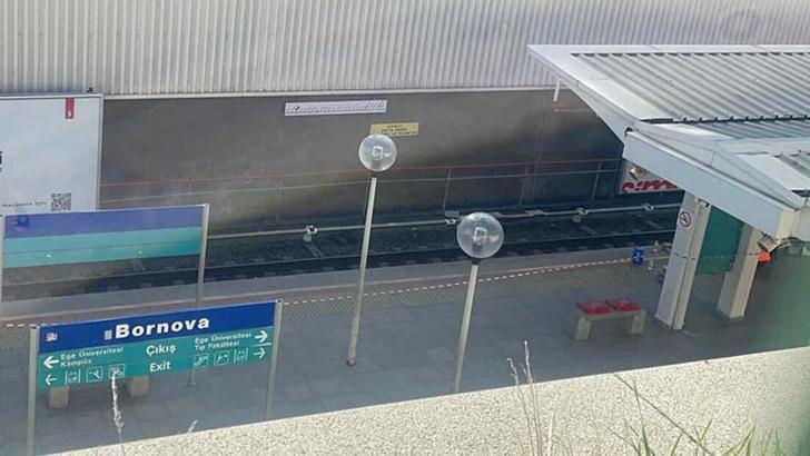 İzmir'de metro arızası; seferler durduruldu