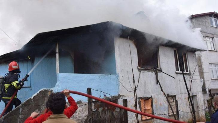 Tek başına kaldığı evde çıkan yangında öldü