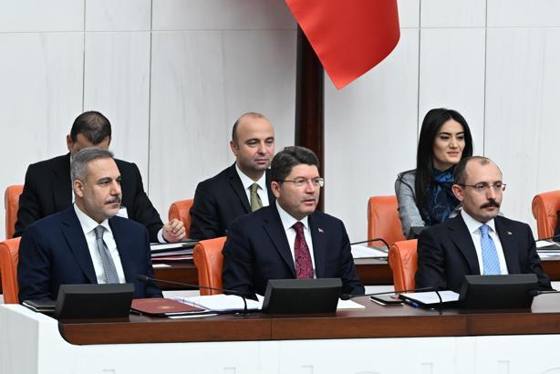 Bakan Tunç: Katılımcı, demokratik, sivil bir anayasa ile milletimize borcumuzu ödemek istiyoruz
