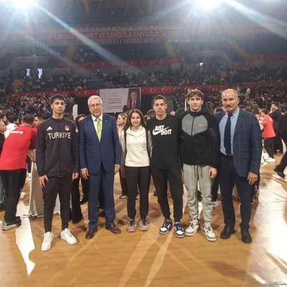 Ege Üniversitesi sporcuları 'Sporun Enleri' töreninde ödüllendirildi