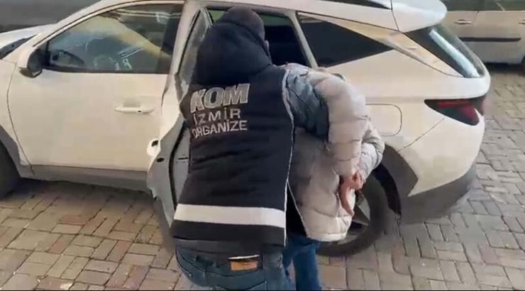 İzmir’de silah kaçakçılığı operasyonu; 2 tutuklama