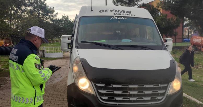 Uzunköprü’de jandarmadan öğrenci servislerine denetim