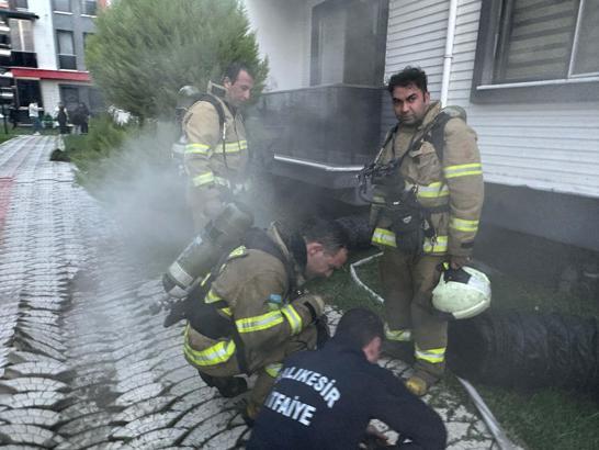 Edremit’te bodrum yangını: 6 kişi dumandan etkilendi