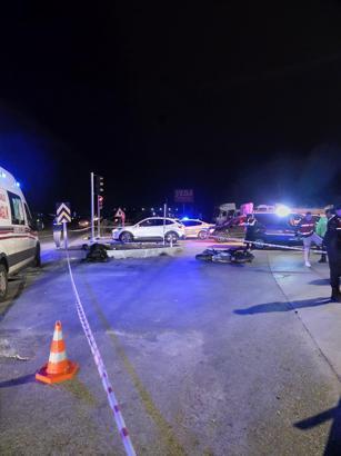 Kırmızı ışıkta geçen TIR ile motosiklet çarpıştı: 1 ölü