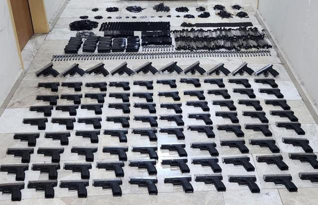 Polisin durdurduğu otomobilden cephanelik ele geçirildi