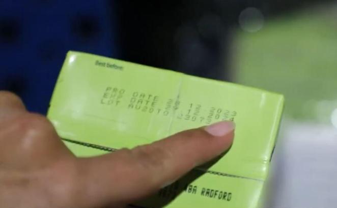 Antalya’da tarihi geçmiş gıdaların piyasaya sürülmek üzere etiketinin değiştirildiği depoya baskın