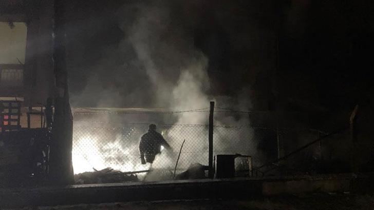 Ankara’da hurdalık alanda çıkan yangın apartmana sıçradı; 8 kişi dumandan etkilendi