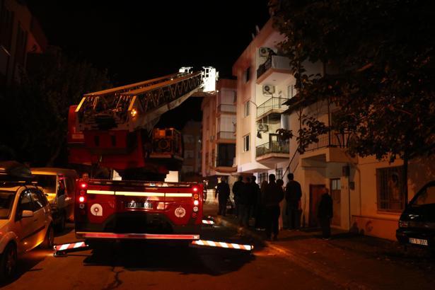 Apartmanda yangın; komşu anne ve 3 çocuğu dumandan etkilendi