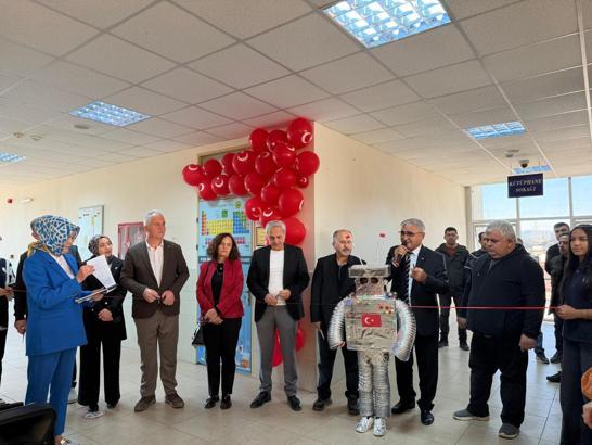 Fen laboratuvarı törenle açıldı