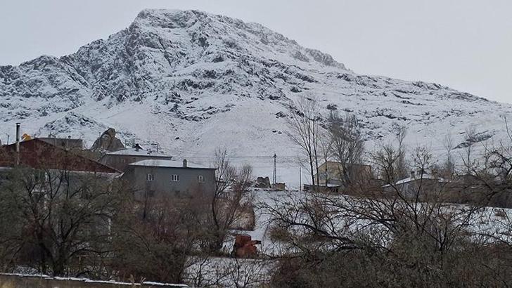 Van'da yüksek kesimlere kar yağdı