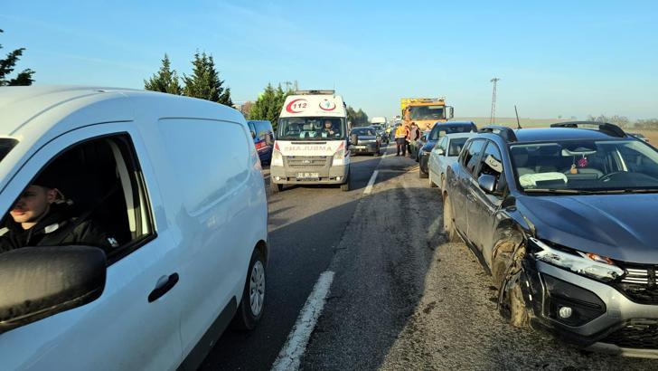 Edirne'de 10 aracın karıştığı zincirleme kaza; 5 yaralı