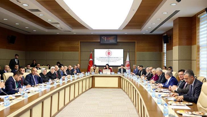 Meclis'te kamu denetçisi seçimi yapıldı
