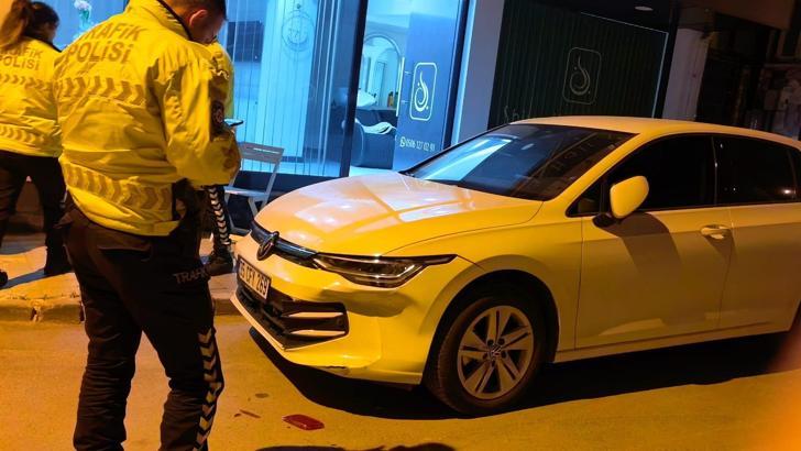 Bursa'da polisin dur ihtarına uymayan sürücü park halindeki araçlara çarptı