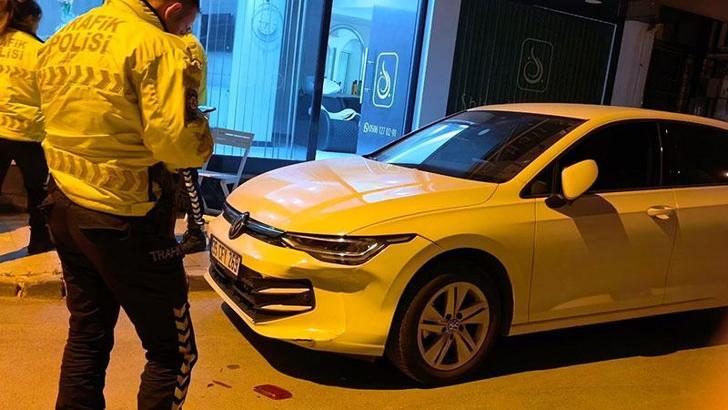 Bursa'da polisin dur ihtarına uymayan sürücü park halindeki araçlara çarptı
