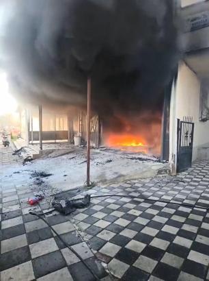 Oto kaportacıda çıkan yangın söndürüldü