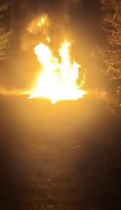 Hafif ticari araç, alev alev yandı