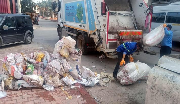 Akdeniz’de mobilya, tekstil ve hurda atıklarıyla mücadele sürüyor