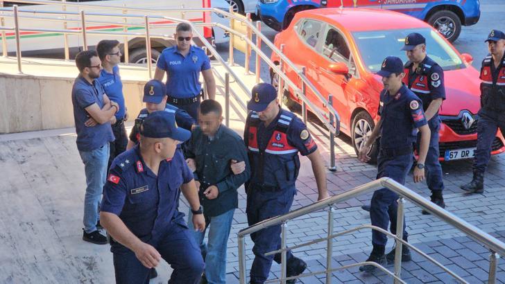 Babaanne ve 2 torununu bıçaklayıp öldüren sanık hakim karşısına çıktı