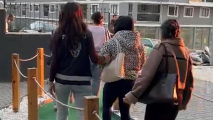 Masaj salonlarına fuhuş operasyonunda gizli bölmeler, zil sistemi bulundu; 15 gözaltı