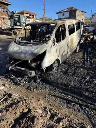 Ankara’da 4 aracın kundaklandığı anlar kamerada