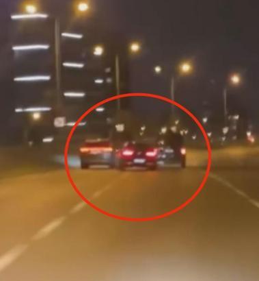 İstanbul - Başakşehir'de trafikte makas atarak ilerleyen sürücü kamerada