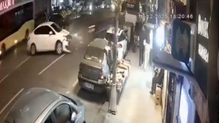 İstanbul- Fatih'te otomobilin çarptığı motosikletli yaralandı