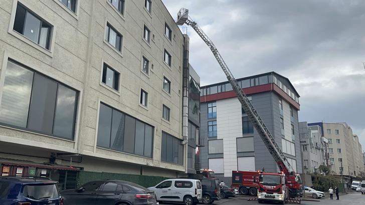 Restoranda yangın çıktı, otelde kalanlar tahliye edildi