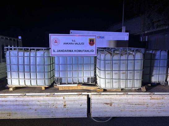 Ankara'da 8 bin 100 sahte gıda takviyesi ile 5 ton etil alkol ele geçirildi