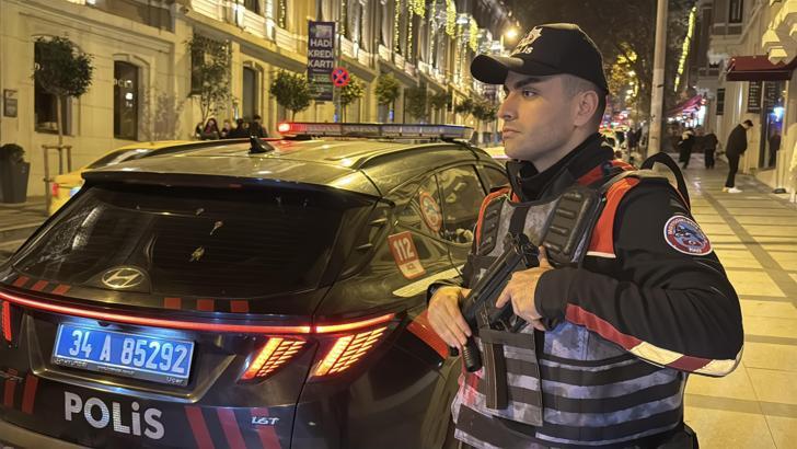 İstanbul - Beşiktaş’ta yüksek sesli müzik açan sürücü polise yakalandı: 14 günde 1,5 milyon lira ceza kesildi