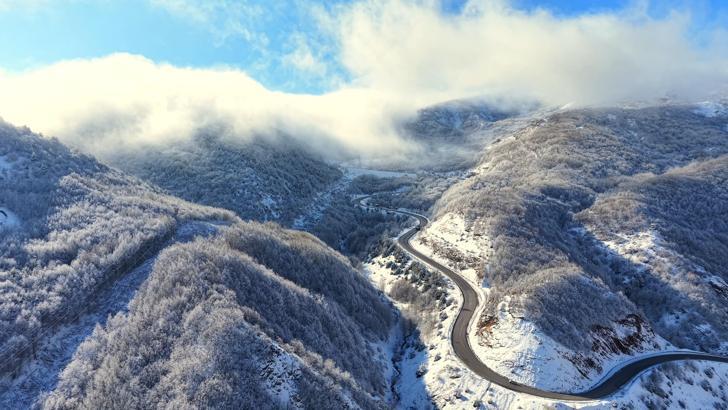Geminbeli Geçidi'nde 'kar' güzelliği