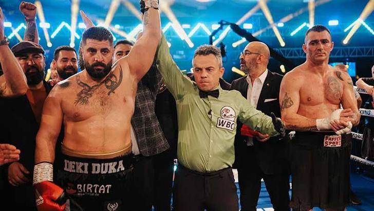 Umut Camkıran, WBC Ağır Sıklet Asya Kemeri maçında Abel Pesut’u mağlup etti