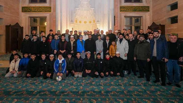 Vali Gül, ‘Aileler Sabah Namazında BuluÅŸuyor’ programına katıldı