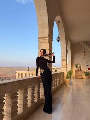 Sinem Ünsal sanal medyada beğeni topladı