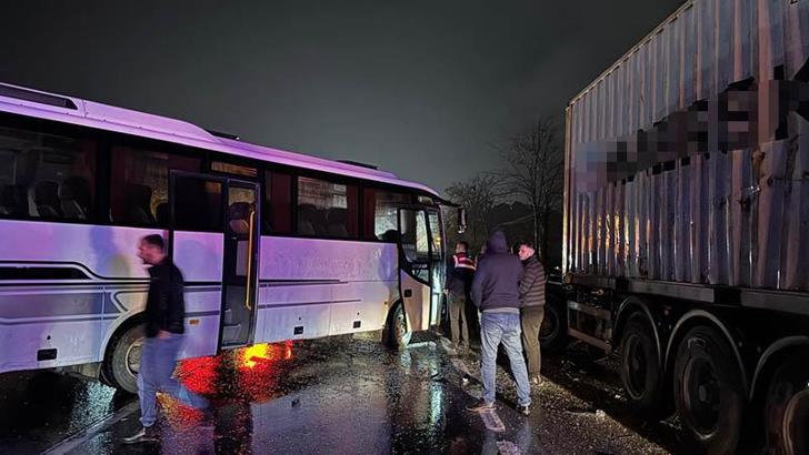 Sakarya'da zincirleme kaza: 12 yaralı