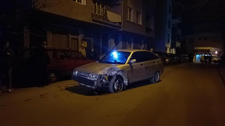 Bursa'da hafif ticari araç ile otomobil çarpıştı: 2 yaralı