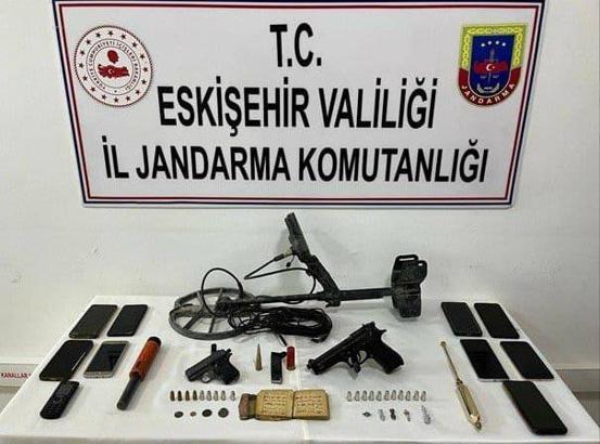 Eskişehir’de kaçak kazı yapan 10 şüpheli yakalandı