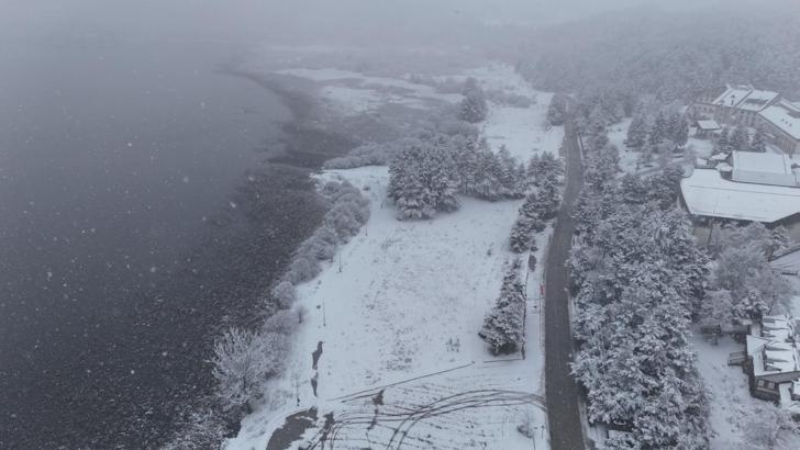 Abant, beyaz örtüyle kaplandı