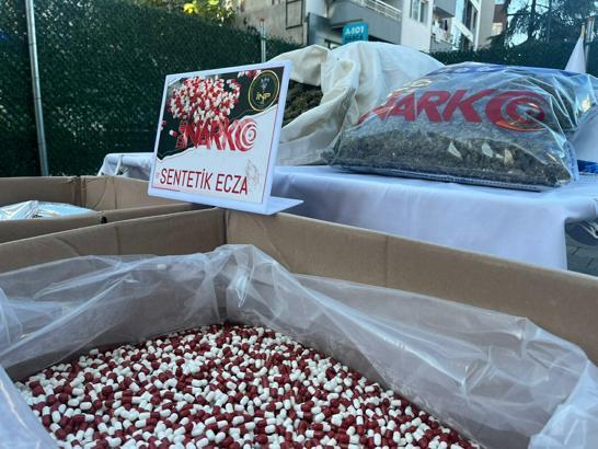 İzmir'deki uyuşturucu operasyonlarında; 1 haftada 46 şüpheliye tutuklama