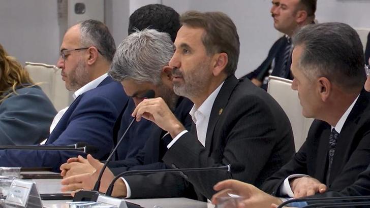 CHP'li Topal: 2 dakikada yok olan yüz yıllık kenti 2 yılda inşa etmek çok zordu, takdir ediyorum