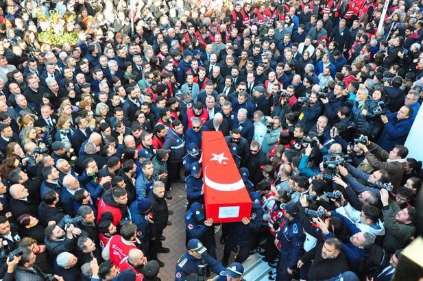 Şehzadeler Belediye Başkanı Gülşah Durbay için belediye önünde tören / Ek fotoğraflar